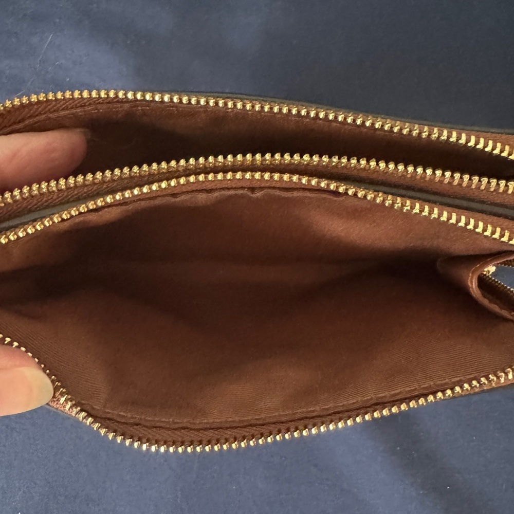 Coach EUC dual corner zip leather wristlet - Picture 4 of 5